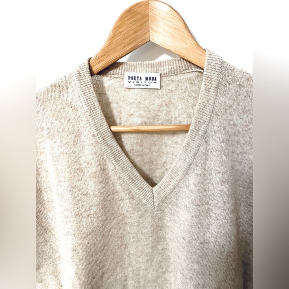 Vintage Beige Italian V-Neck Sweater - Picture 2 of 6